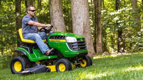 What Kind of Oil Does a Lawn Mower Take?