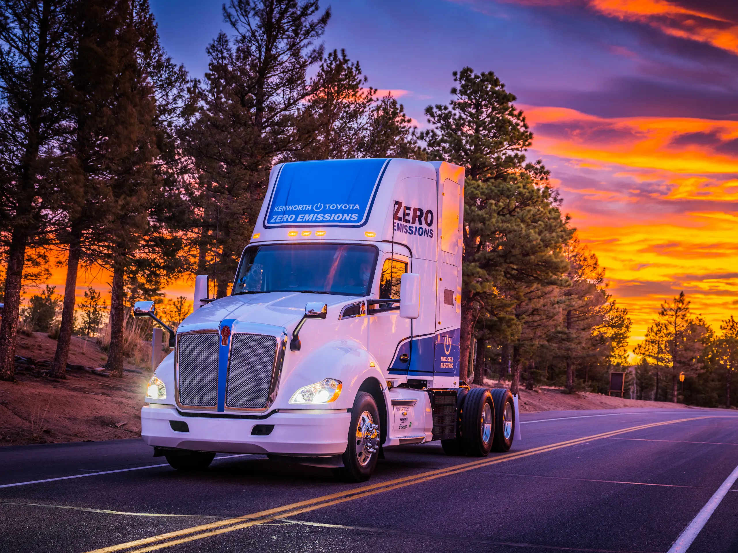 Kenworth zero-emissions fuel cell truck driving