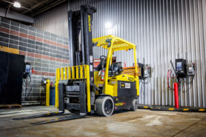 Power That Lasts: How Motive Power Solutions Extend Electric Forklift Lifecycle and Uptime